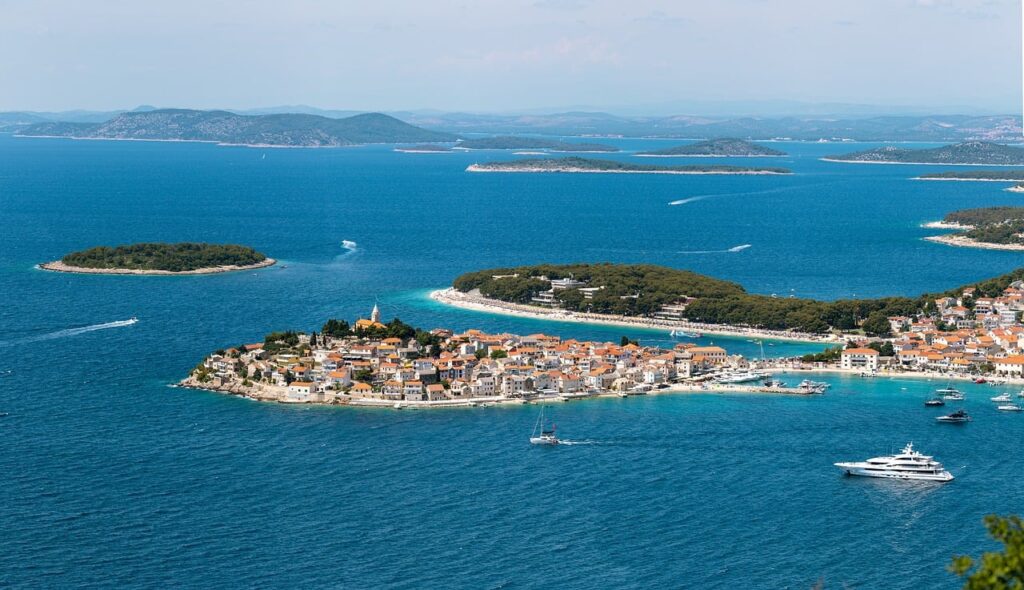 croatia, city, sea-8123037.jpg