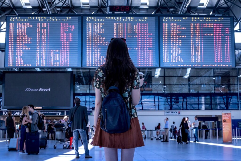 airport, woman, flight-2373727.jpg